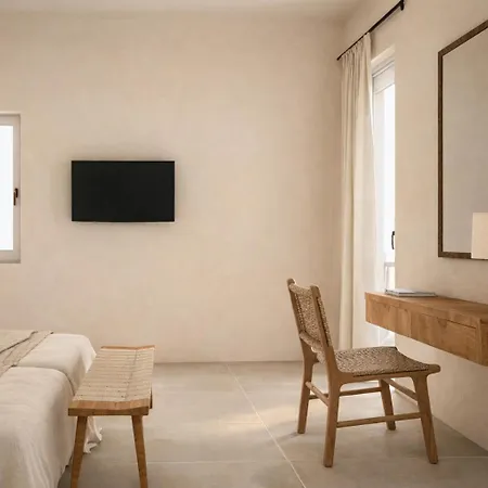 Neso - Stylish Poolside Escape For 6 In