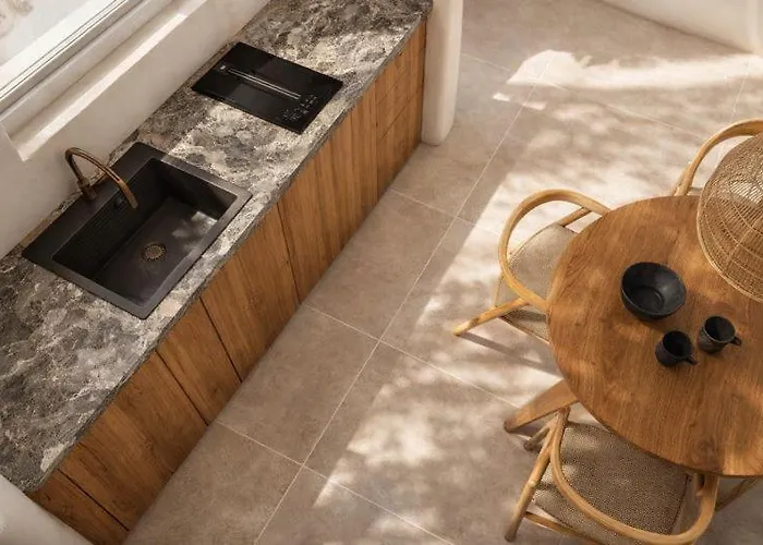 Lägenhet Neso - Stylish Poolside Escape For 6 In *