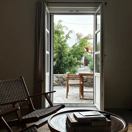 Neso - Stylish Poolside Escape For 6 In Apartment